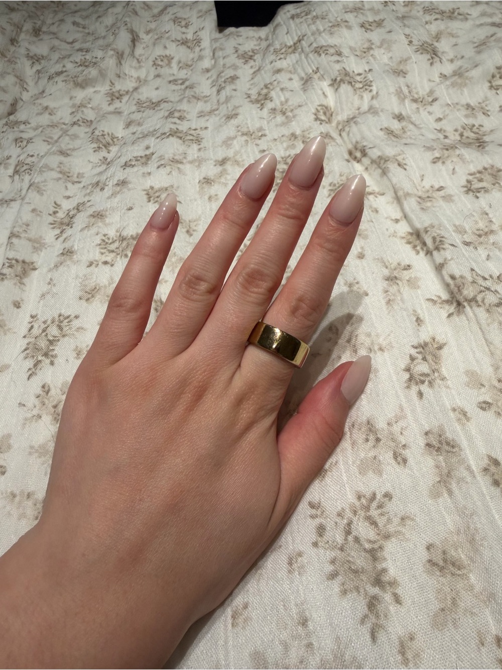 Oura ring gen 4 gold size 6